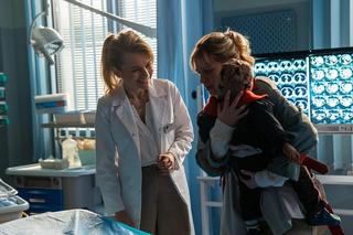 Na dobre i na złe odc. 913: Gloria (Aleksandra Grabowska), Mojżesz (Rita Shalanyuy), Agata Woźnicka (Emilia Komarnicka-Klynstra)