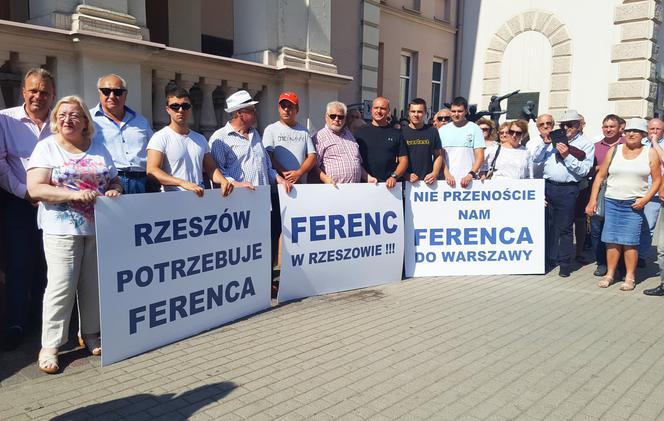 Mieszkańcy Rzeszowa manifestowali za pozostaniem prezydenta Ferenca na stanowisku