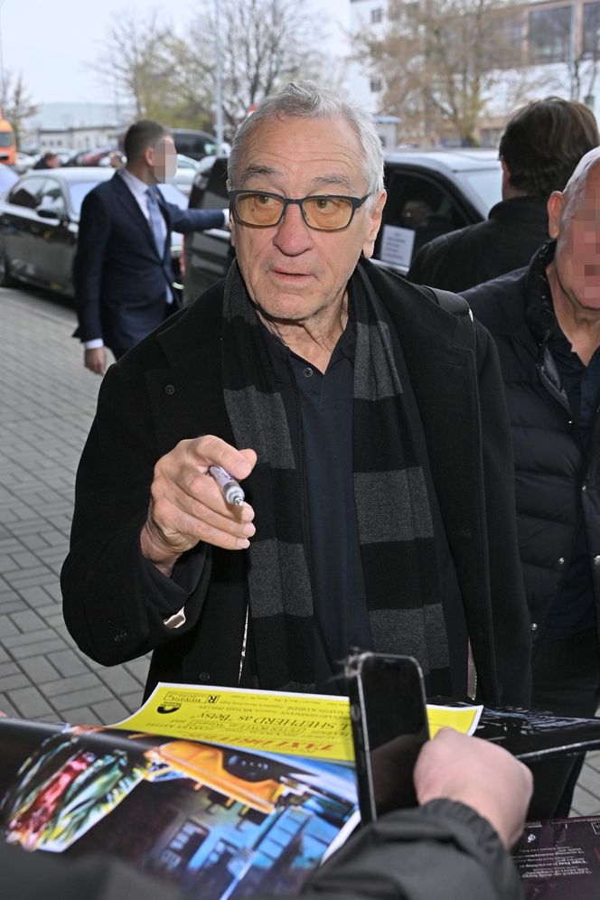 Robert De Niro już w Polsce. Aktor przyłapany na lotnisku w Warszawie