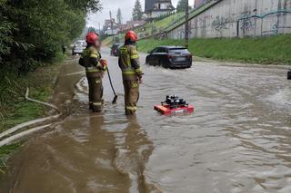 Ogromny deszcz zalał Zakopiankę! Trasa była nieprzejezdna w poniedziałek, 1 lipca [ZDJĘCIA].