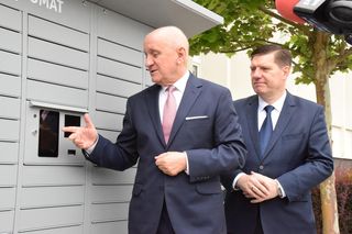 Nie będzie kolejek? Urzędomat przed starostwem w Ostrowie