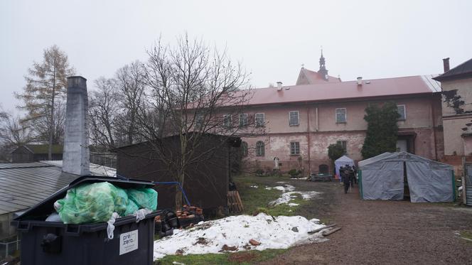 Benedyktynki sprzedają ekologiczne karpie w XIII-wiecznym klasztorze w Staniątkach. To już wielowiekowa tradycja 