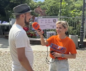 Tłumy przyjezdnych i uśmiechy na twarzach. Wakacyjny patrol Eska Summer City na olsztyńskiej Starówce