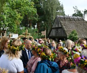 Dożynki wojewódzkie w Olsztynku 2024. Tłumy na wydarzeniu. „To był trudny rok” [ZDJĘCIA]