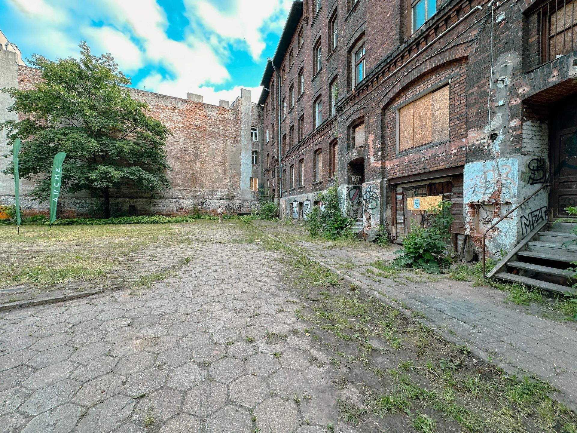 Zabytkowe famuły Izraela Poznańskiego w Łodzi 