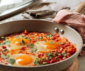 Smakowite pomysły na rozgrzewające śniadania. Idealne na jesienne poranki!
