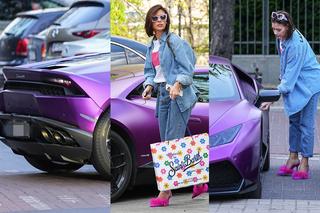 Klaudia Halejcio wozi się Lamborghini za 2 mln złotych! Dobrała auto pod kolor butów [ZDJĘCIA]