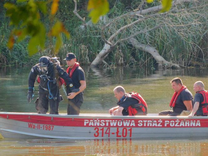 Utonął podczas próby przepłynięcia Jeziorka Czerniakowskiego. Po tragicznej śmierci służby szukają kolejnej osoby