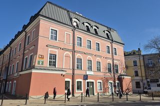 Wybudowany w w połowie XVII wieku zdobi centrum Lublina. Historia Pałacu Parysów