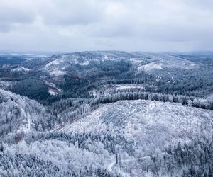 Wielka atrakcja Dolnego Śląska. Wieża widokowa na Dzikowcu to prawdziwy hit!