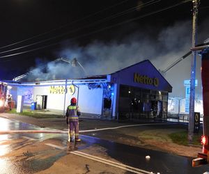 Gigantyczny pożar sklepu w Grodzisku Mazowieckim