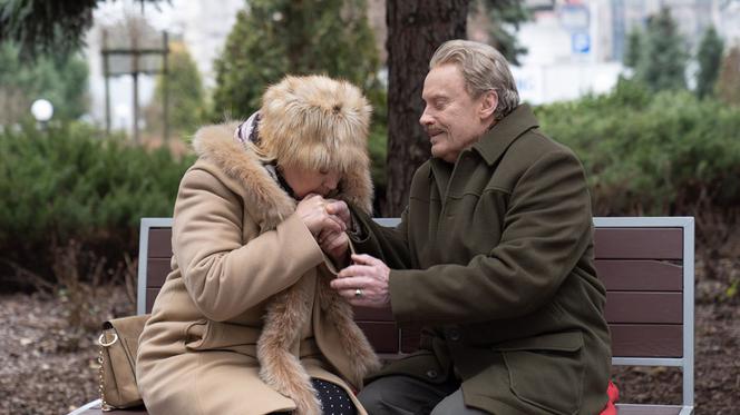 Na dobre i na złe, odcinek 731. Barbara (Agnieszka Pilaszewska), Cezary (Daniel Olbrychski)