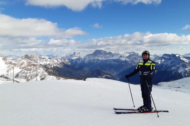 Policjanci z Kielc ciężko pracują… na nartach w Alpach! [ZDJĘCIA]