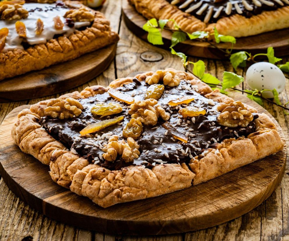 Mazurek śliwkowy z babcinego zeszytu – ten przepis z powidłami ma szansę skraść święta!