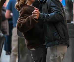 Maciej Musiał całował ukochaną na balkonie