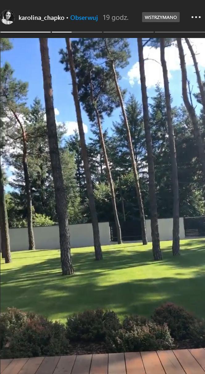 Barwy szczęścia. Dominika (Karolina Chapko) w willi Stawickiego