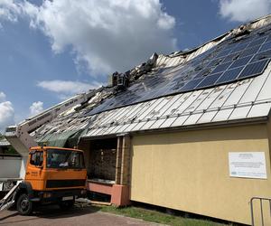 Pożar kościoła w Sosnowcu. Ruszyła rozbiórka dachu z paneli fotowoltaicznych