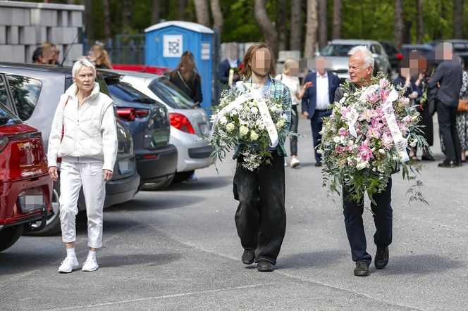 Ewa Błaszczcyk w niestandardowym stroju na pogrzebie Jadwigi Jankowskiej-Cieślak