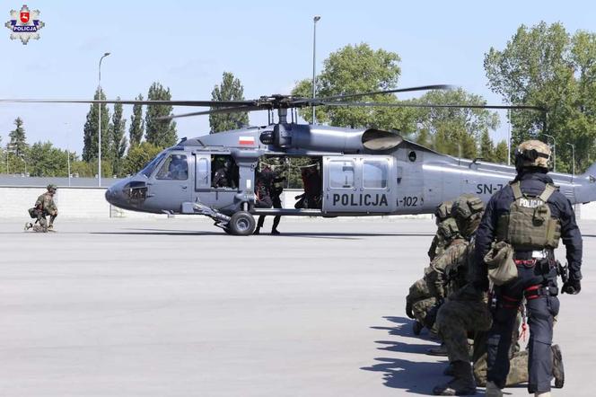 Potężny Black Hawk krąży nad Lublinem. Policyjny śmigłowiec w akcji