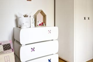 Pokój dziecka: białe meble i kolorowe ściany! Idealny zestaw w pokoju dziecka?