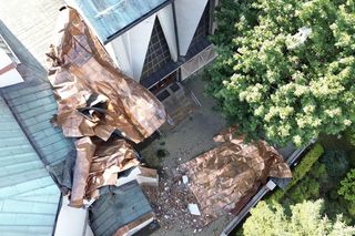 Zerwane dachy, połamane drzewa, zablokowane drogi. To obraz po nawałnicach w Małopolsce