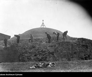 Badania archeologiczne na kopcu Kraka w 1933 r.