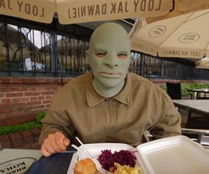 Książulo z wizytą w Częstochowie. Odwiedził bar przy Jasnej Górze