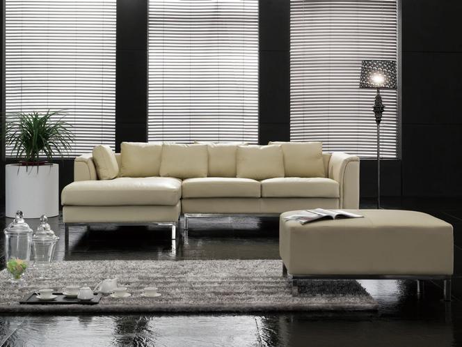 Kremowa sofa