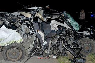 Tragiczny wypadek na „19”. 29-latek nie żyje. Zmiażdżone samochody [ZDJĘCIA]