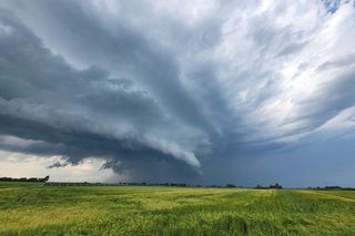 UWAGA MIESZKAŃCY! Potężne burze nad Świętokrzyskiem