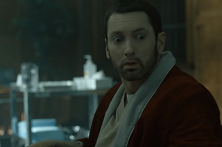 Eminem traci zmysły! Co się dzieje z raperem w teledysku Framed? [VIDEO 18+]
