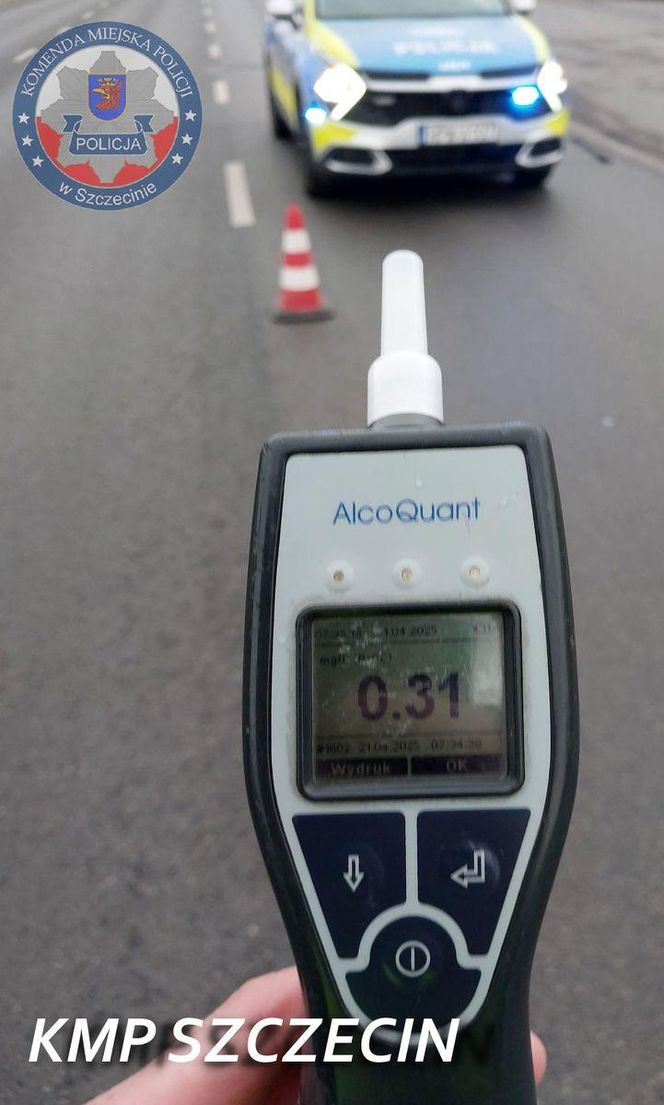 Szczecińscy policjanci podczas kontroli drogowych w okresie świąt Wielkanocnych