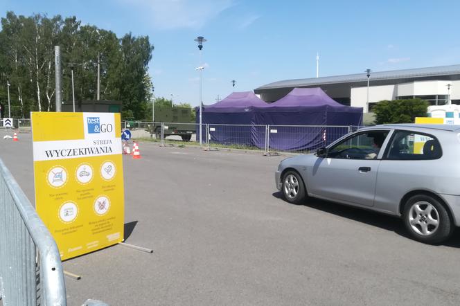 Planujemy przebadać 450 osób - duże zainteresowanie ostrzeszowian punktem DRIVE-THRU