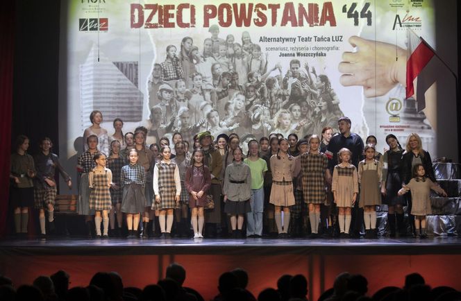 Taneczna lekcja historii w sali widowiskowej „Podlasie”