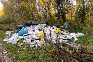 Śmieci po remoncie na ulicy Wilczej w Tarnowie