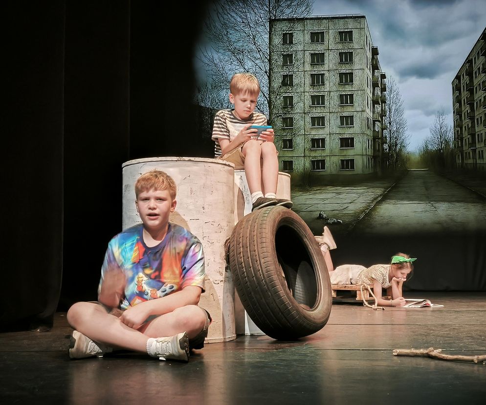 Spektakl na zakończenie wakacyjnych warsztatów w Teatrze Miejskim w Lesznie