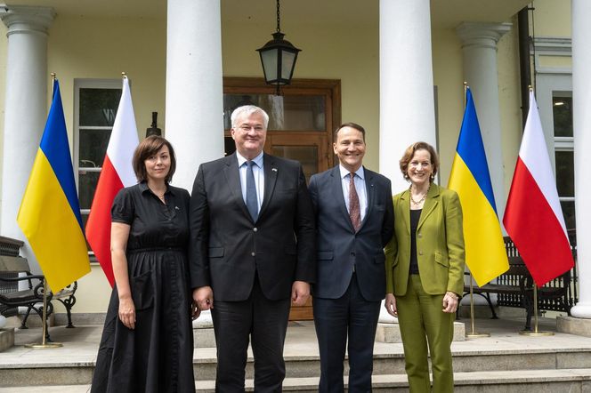Radosław Sikorski przyjął delegację z Ukrainy w Chobielinie