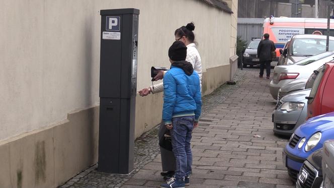 Przy Dobrzyńskiej działa już parking, ale jest za mały