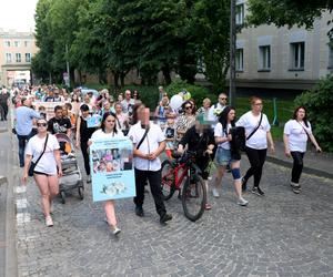 Pan Artur płakał w tracie białego marszu w Częstochowie. Kamilek śni mi się po nocach