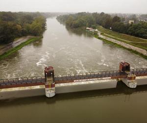 Ulewne deszcze nad Polską. Przybywa wody w rzekach 