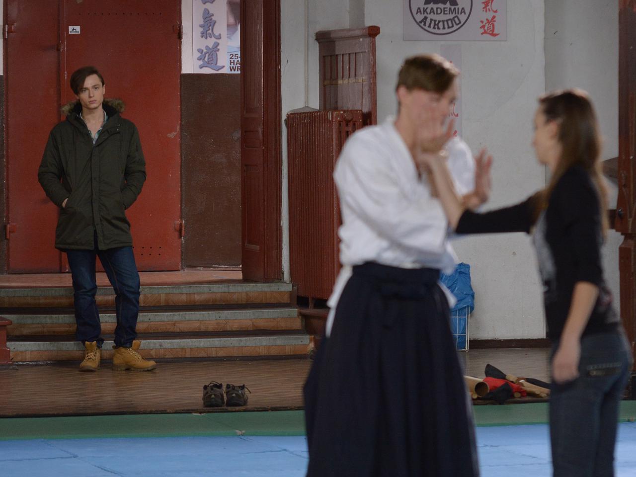 Pierwsza miłość. Krystian (Patryk Pniewski), Melka (Ewa Jakubowicz), Dominik (Tomasz Włosok)