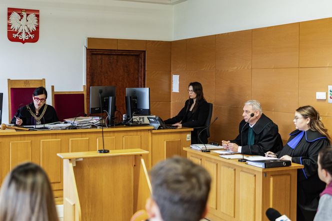 Proces przeciwko prof. Roszkowskiemu, autorze podręcznika do "HiT"