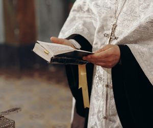 Zarobki księży w Polsce