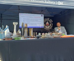 Poruszający moment podczas zlotu detektorystów. Odnalezione nieśmiertelniki wróciły do rodzin