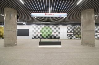 3. Jedyna ze stacji metra na linii M2 w tym gronie, czyli Zacisze