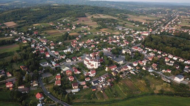 Te miasta zamieszkuje najmniej osób. Niektóre wsie mają większą liczbę mieszkańców!