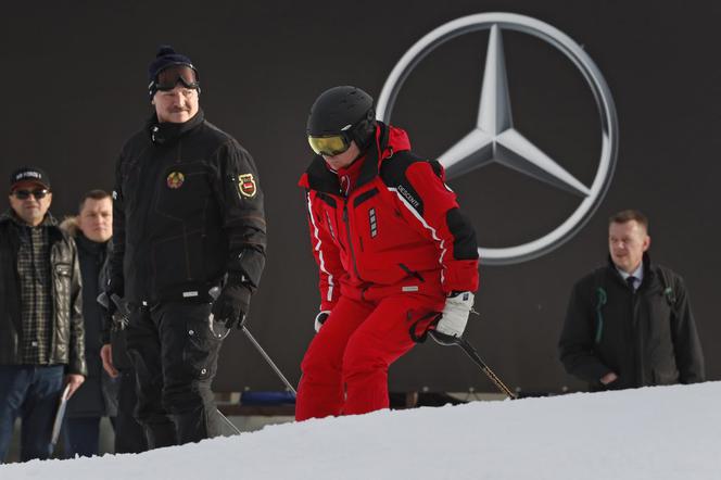 Zjeżdżajcie! Dwóch dyktatorów pogodziło się na nartach 