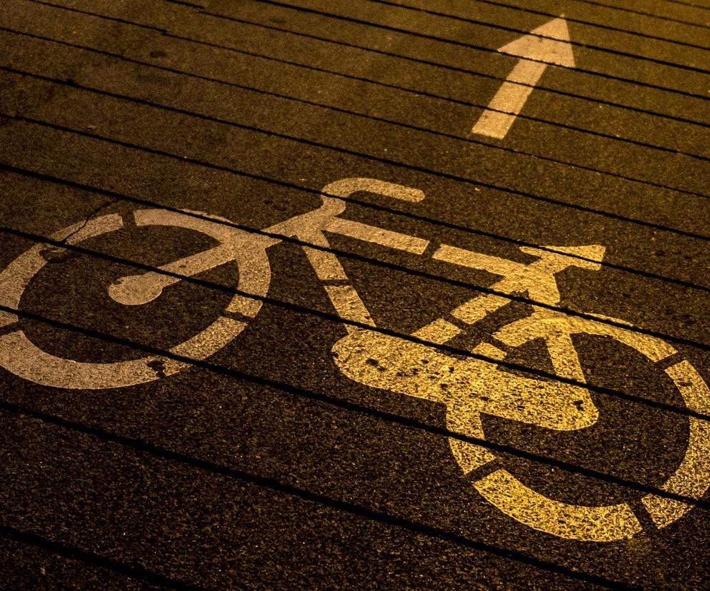 Powiat kraśnicki: Tragiczny wypadek w Zakrzówku. 22-latek potrącił jadące na rowerach dziewczynki 