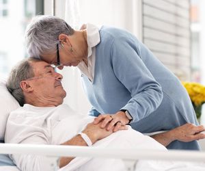 Ten objaw zapowiada, że śmierć jest blisko. Rodzinie często trudno w to uwierzyć