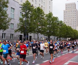 Uczestnicy Maratonu Warszawskiego 2025